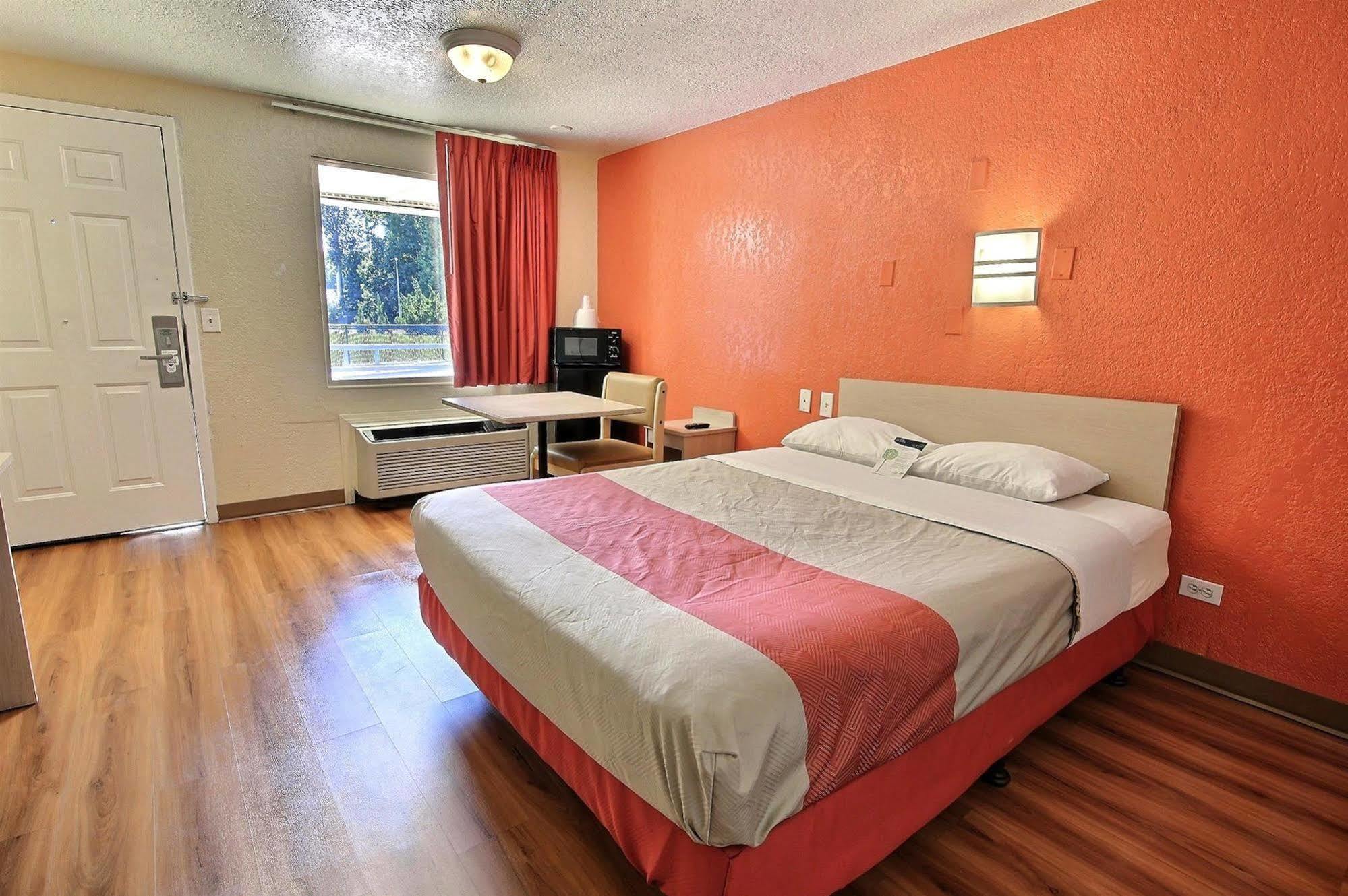 Motel 6-Newport News, Va Exterior photo