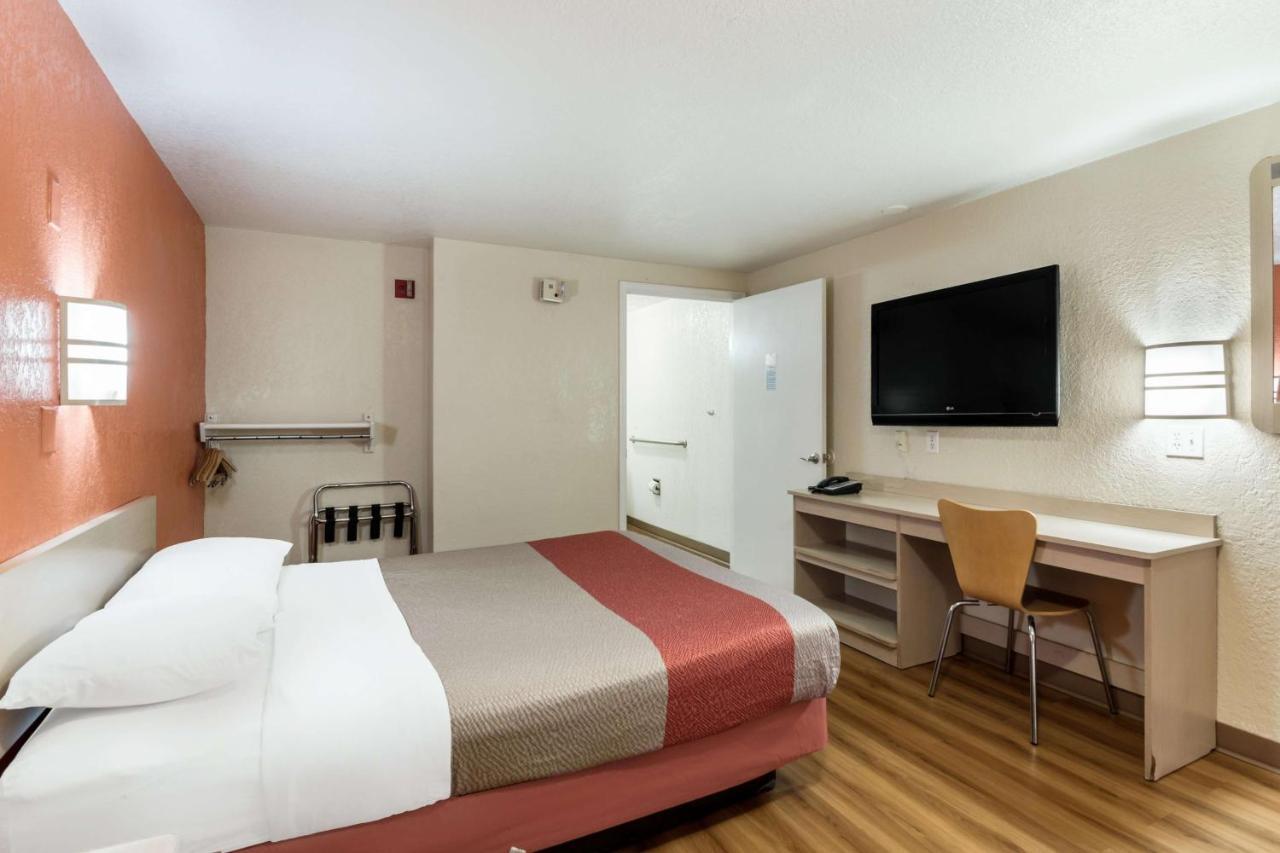 Motel 6-Newport News, Va Exterior photo